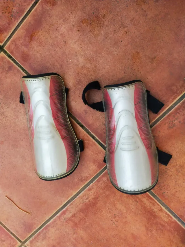 Protectores de fútbol para espinillas