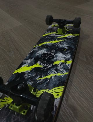 Patín Skate Diseño Lobo Salvaje