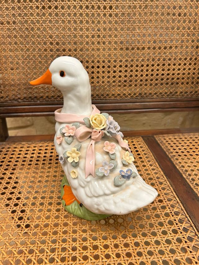 Figura Pato Cerámica Flores Antigua