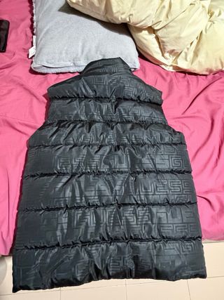 Chaleco Guess Negro Estilo Versace