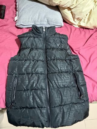 Chaleco Guess Negro Estilo Versace