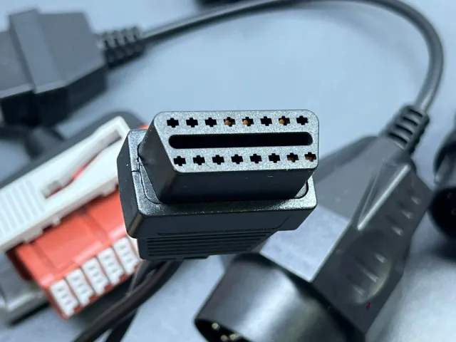 Kit Cables Adaptadores Diagnóstico OBD2