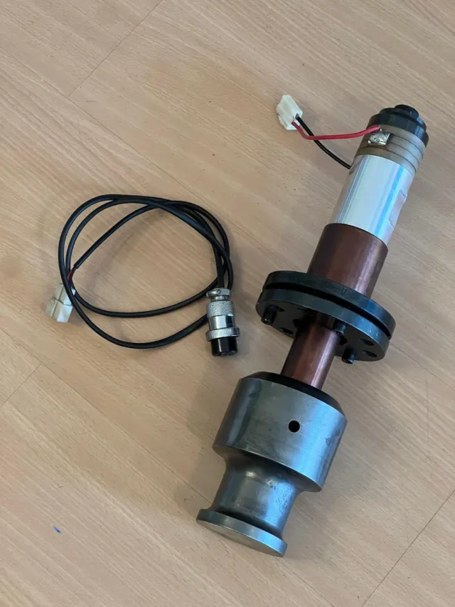 Punzonadora ultrasónica 20/18/15kHz