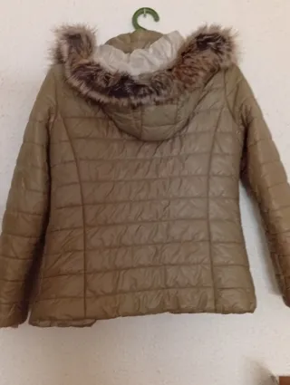 Anorak con capucha de pelo