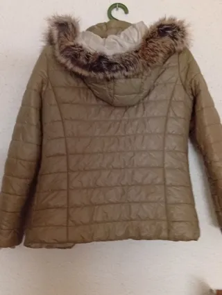 Anorak con capucha de pelo