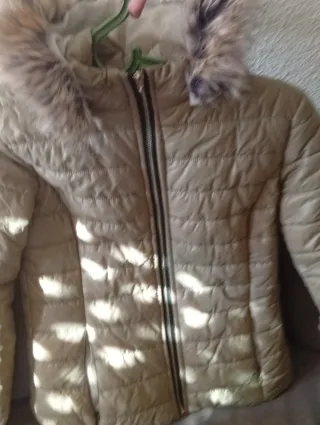 Anorak con capucha de pelo
