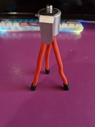 Mini trípode flexible rojo