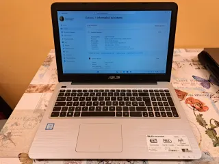 Notebook ASUS X556U Argento