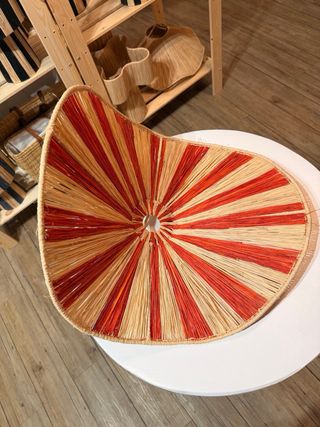 Lámpara de techo de rafia