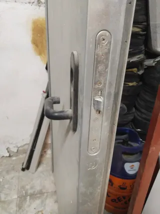 Puerta Hierro Maciza Trastero