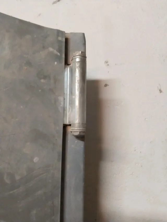 Puerta Hierro Maciza Trastero