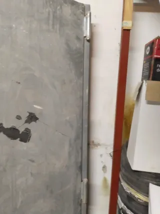 Puerta Hierro Maciza Trastero