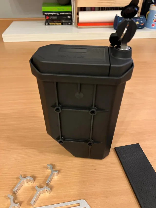 Caja Herramientas Lateral Moto + Accesorios