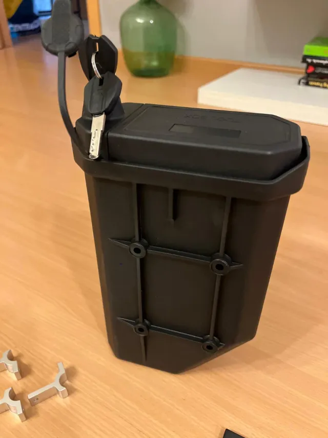 Caja Herramientas Lateral Moto + Accesorios