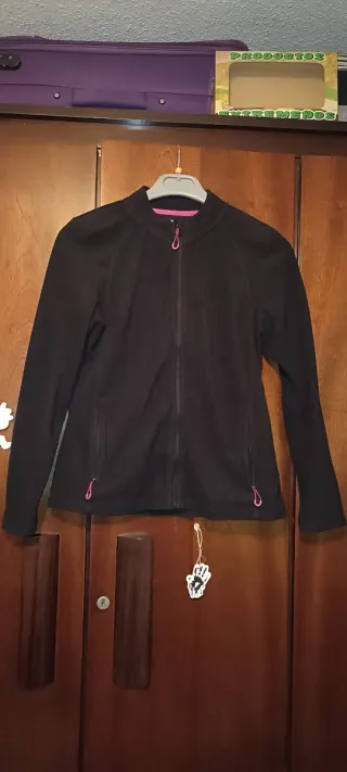 Chaqueta forro polar mujer negra