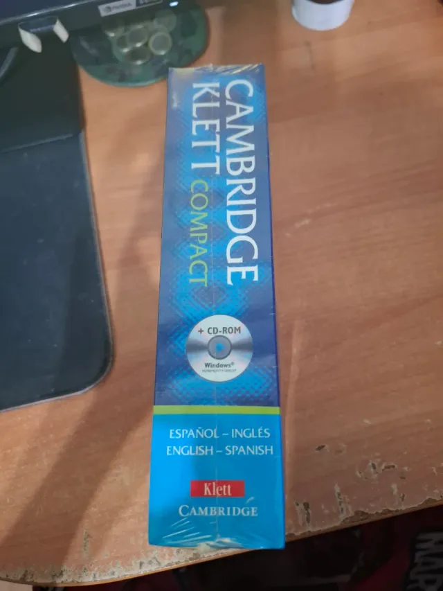 Diccionario Cambridge Klett Compact: Espanol-In...