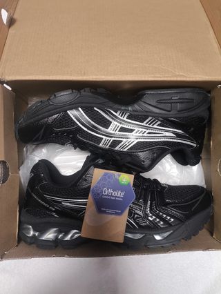 Asics Gel Kayano 14 Talla 44.5 Negras/Grises