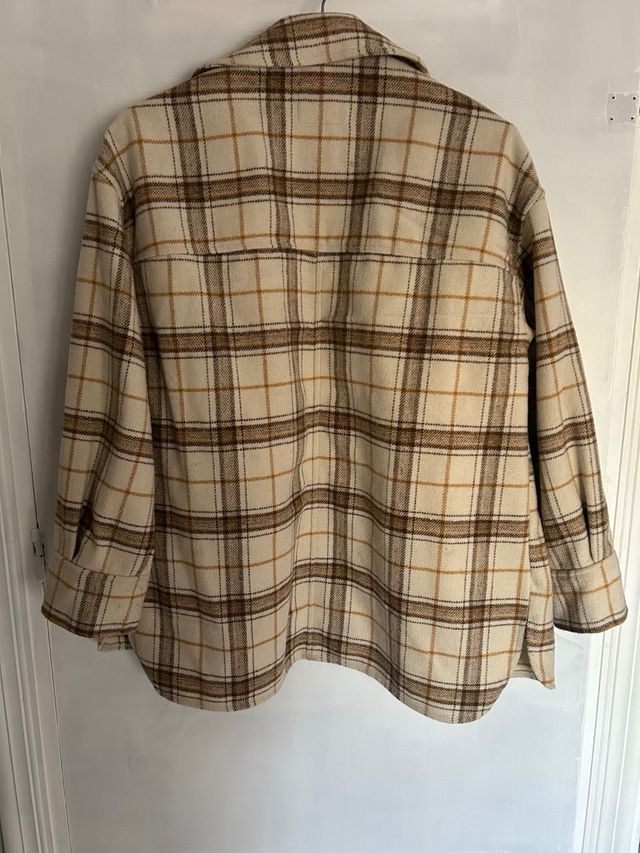 Chaqueta cuadros Cortefiel beige y marrón