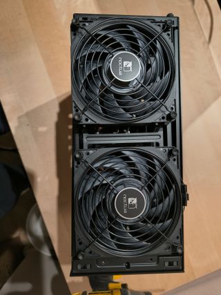 PC Gaming Mini-ITX Ryzen 7 7700 RX 9070 XT