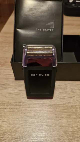Afeitadora Corioliss Negra y Dorada