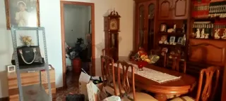 Comedor vintage: mesa y sillas REGALO aparador