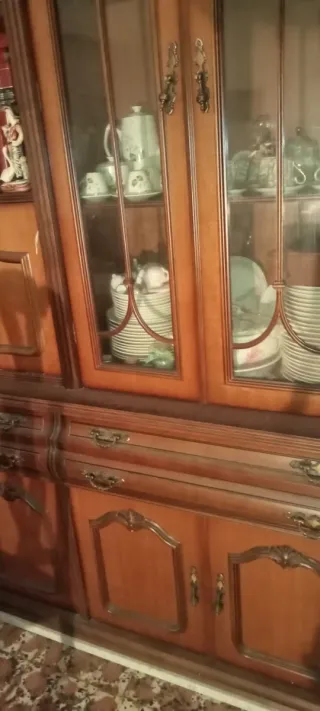 Comedor vintage: mesa y sillas REGALO aparador