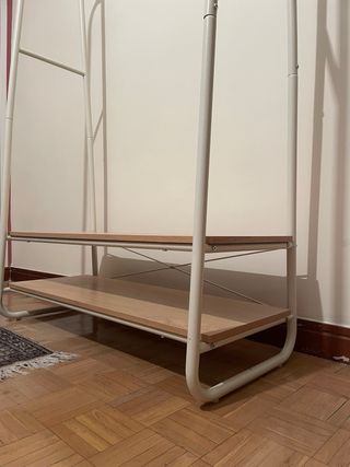 Porta abiti in metallo e legno