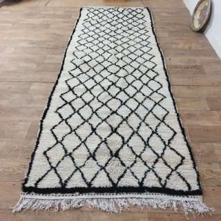 Alfombra Beige y Negra Tejida