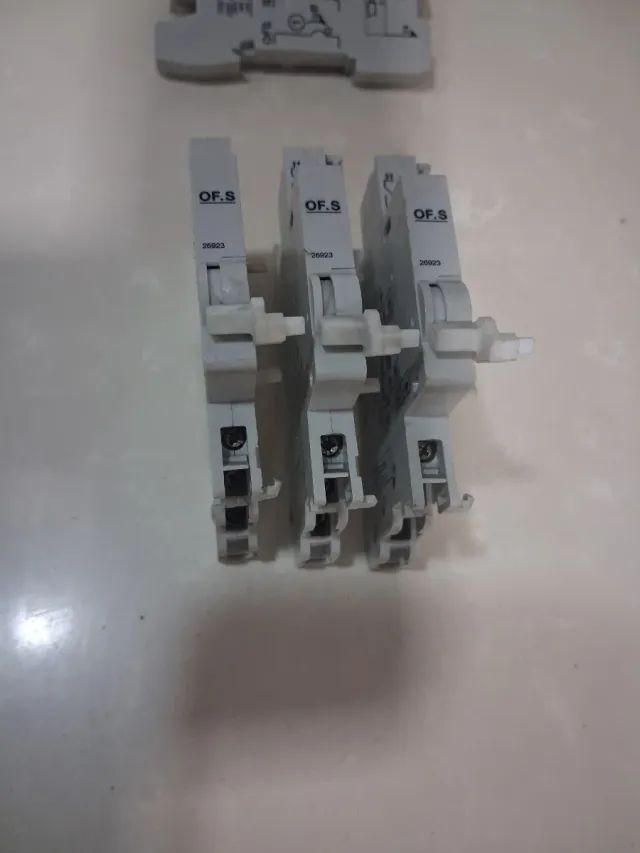 Contactos auxiliares Schneider