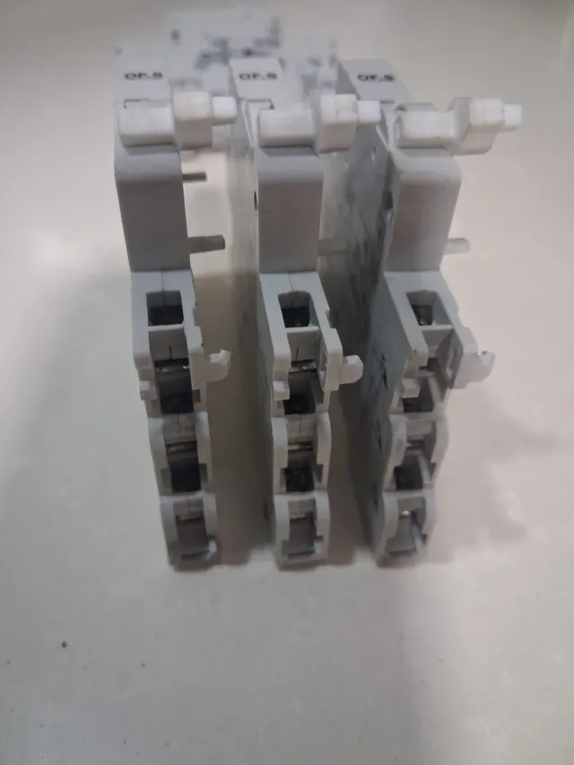 Contactos auxiliares Schneider