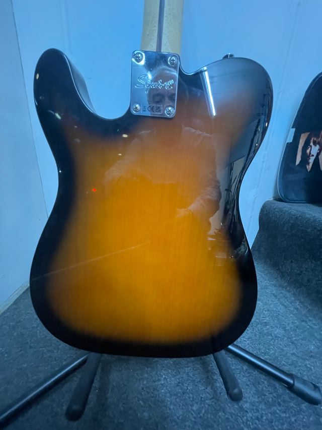 Squier by Fender Telecaster Sunburst.