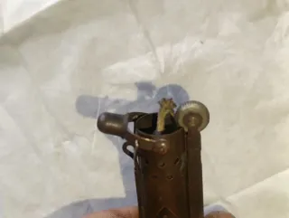 Mechero antiguo con cadena y medallón 1828