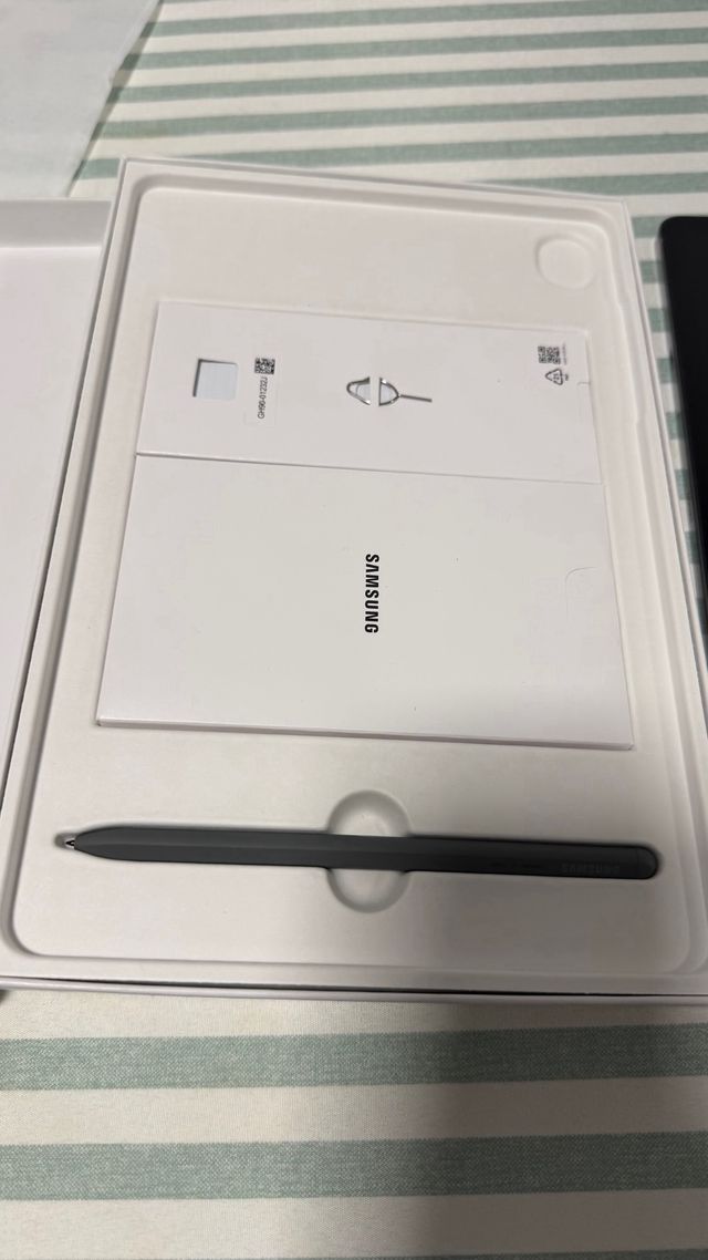 Samsung Galaxy Tab S9 FE con Protector (WIFI)