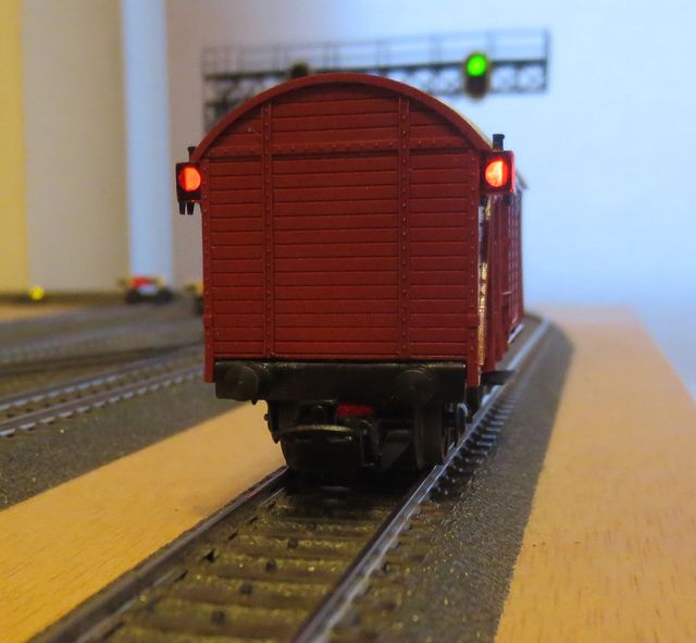 Luci di fine treno intermittenti per vagoni H0