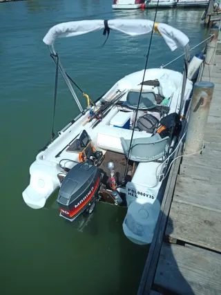 Barca PVC + Motor Mariner 30cv + Remolque