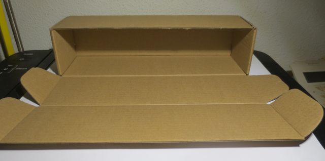 SCATOLA PER RIPOSTIGLIO LOCOMOTIVA O CARROZZE H0