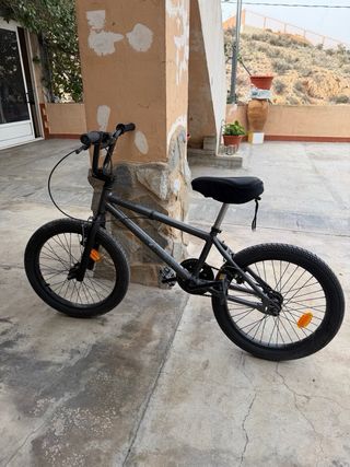Bicicleta BMX Wipe para niño