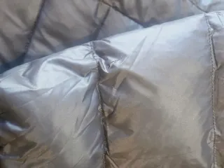 Plumífero largo Moncler negro con capucha