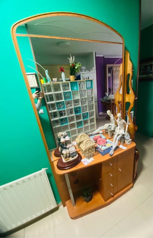 Móvel de entrada com espelho