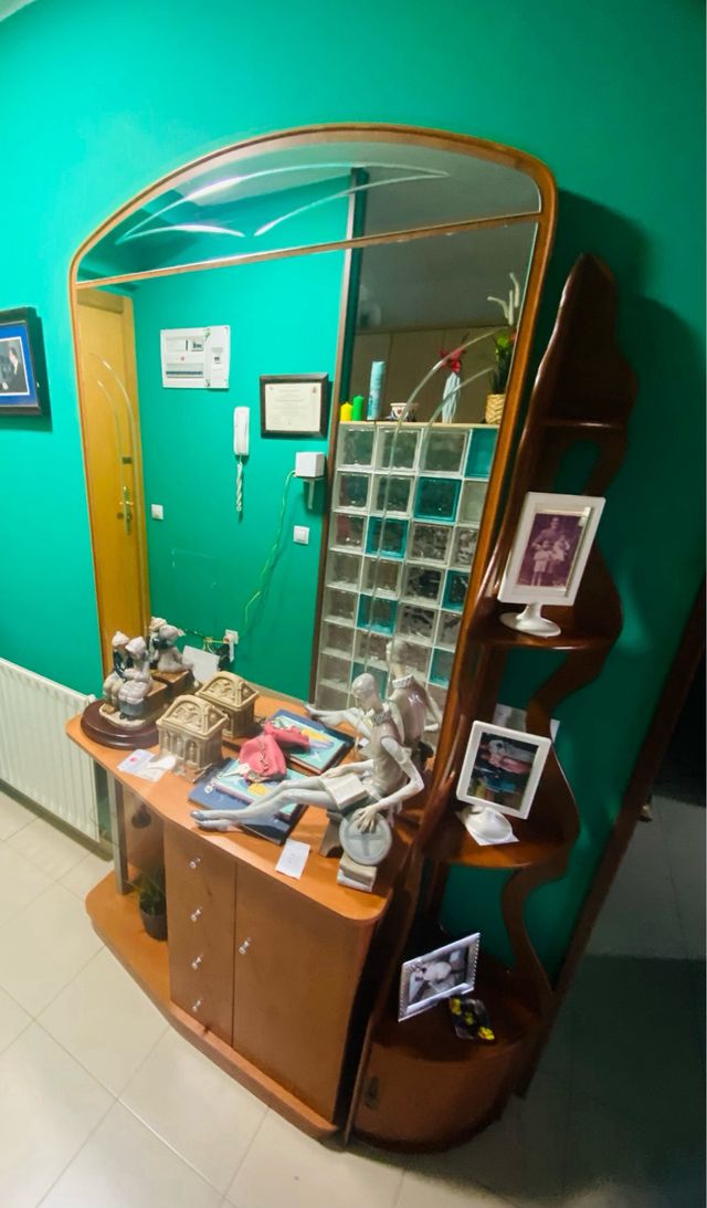 Móvel de entrada com espelho