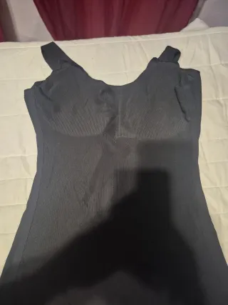 Blusa negra sin mangas