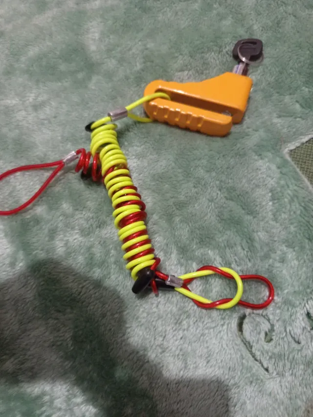 Pinza de disco para moto con cable a extrenar