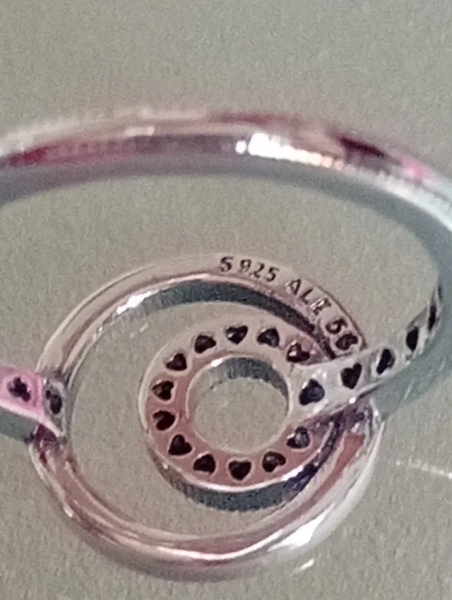 Anillo Pandora Talla 58 Corazones y Circonitas