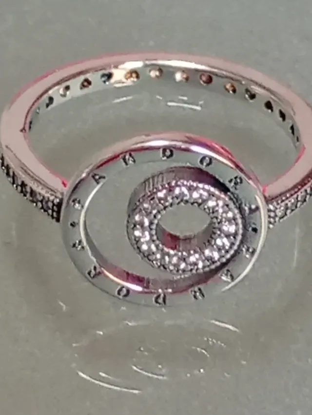 Anillo Pandora Talla 58 Corazones y Circonitas