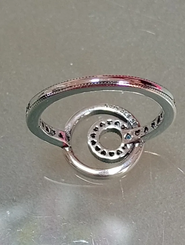 Anillo Pandora Talla 58 Corazones y Circonitas