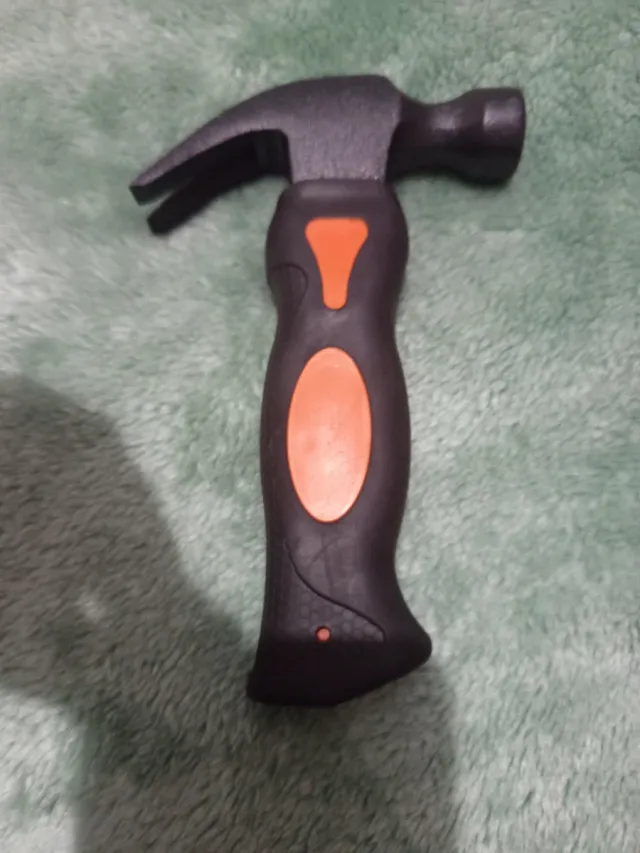 Martillo de carpintero a extrenar