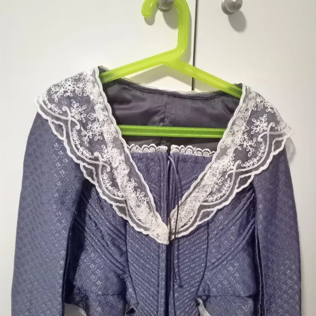 Traje de Fallera Niña 8-10 años.Dos corpiños y zap