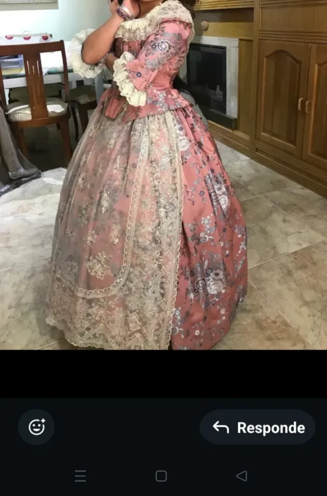 Traje de Fallera Niña 8-10 años.Dos corpiños y zap