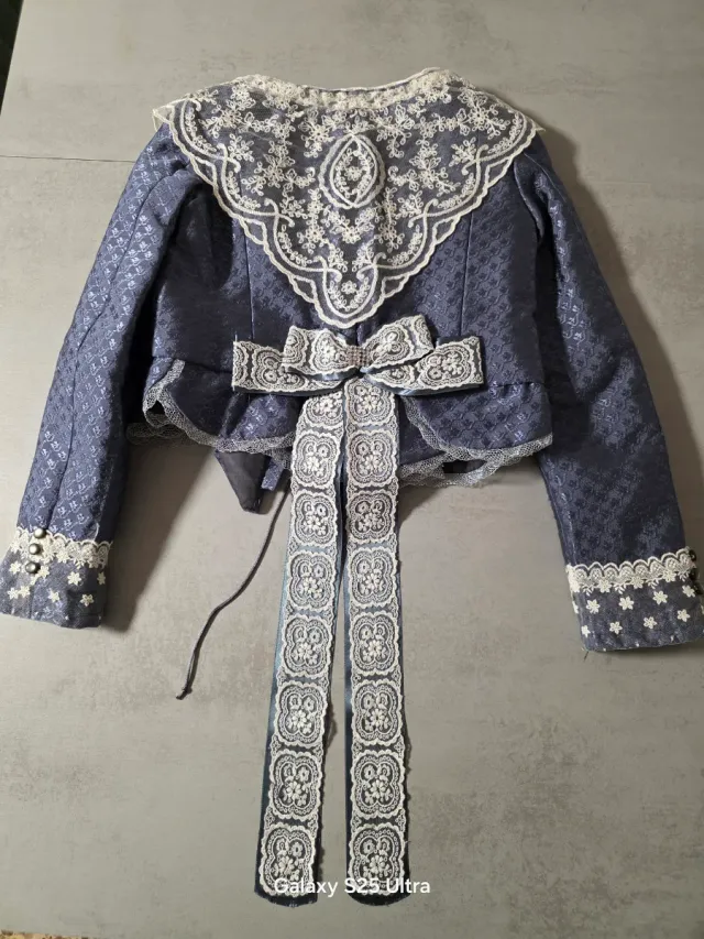 Traje de Fallera Niña 8-10 años.Dos corpiños y zap