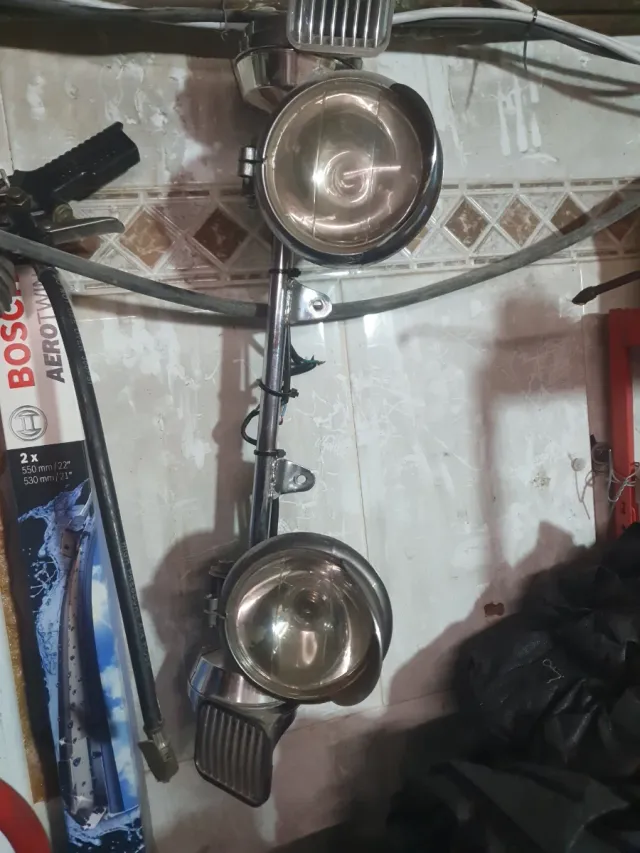 Faros moto custom cromados y bocinas cromados